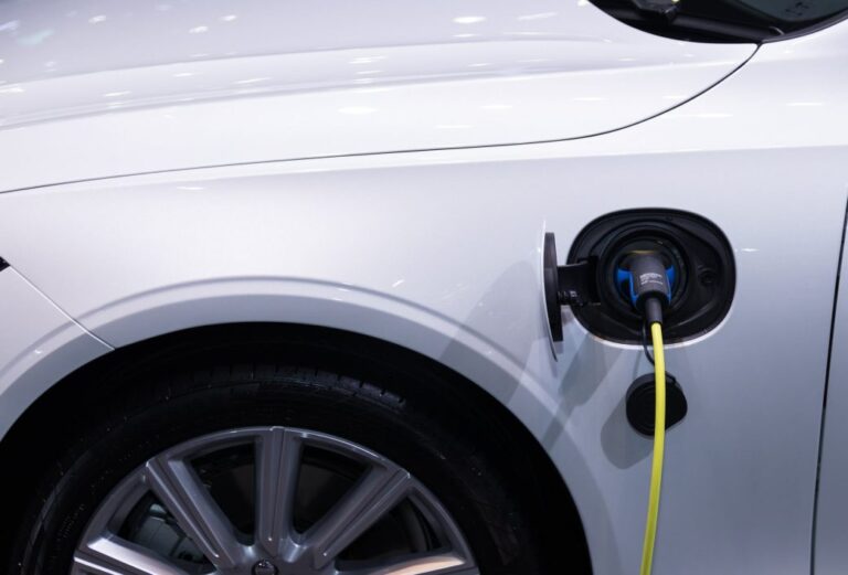 Pruebas de vehículos híbridos y eléctricos