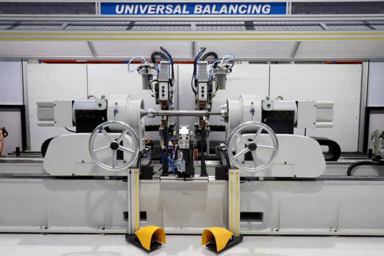 Driveshaft balancing machines - Image 2