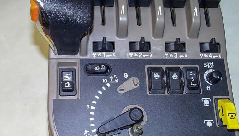 Armrest Console - Image 1